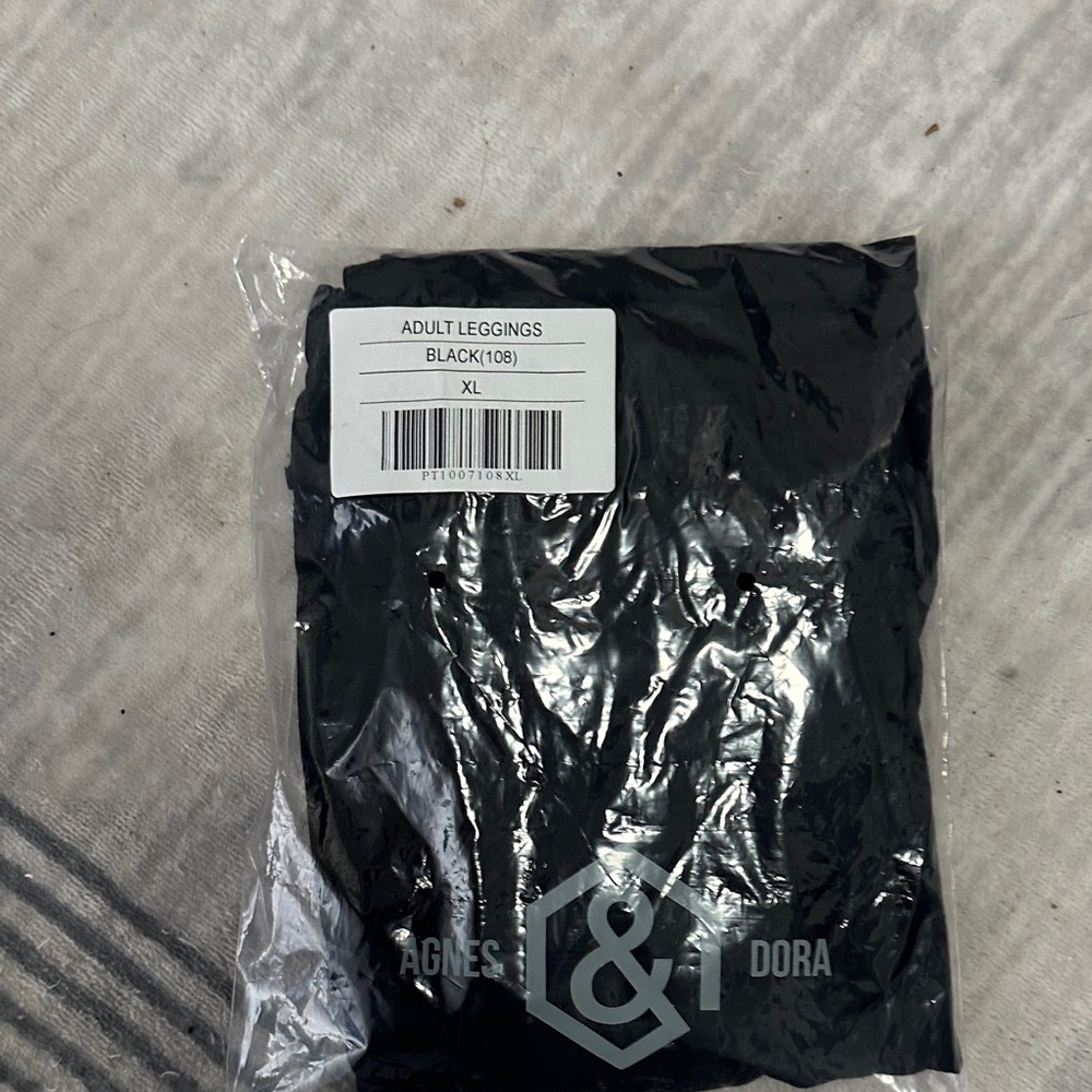 Agnes & Dora Classic Black Leggings XL